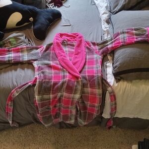 Ulta Beauty Fuchsia and Gray Plush Robe